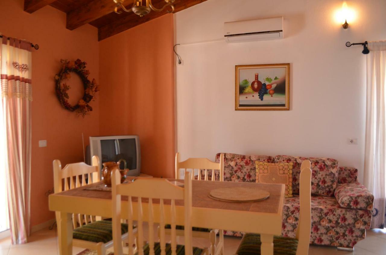 Jelena'S Luxury Apartments Saranda Kültér fotó